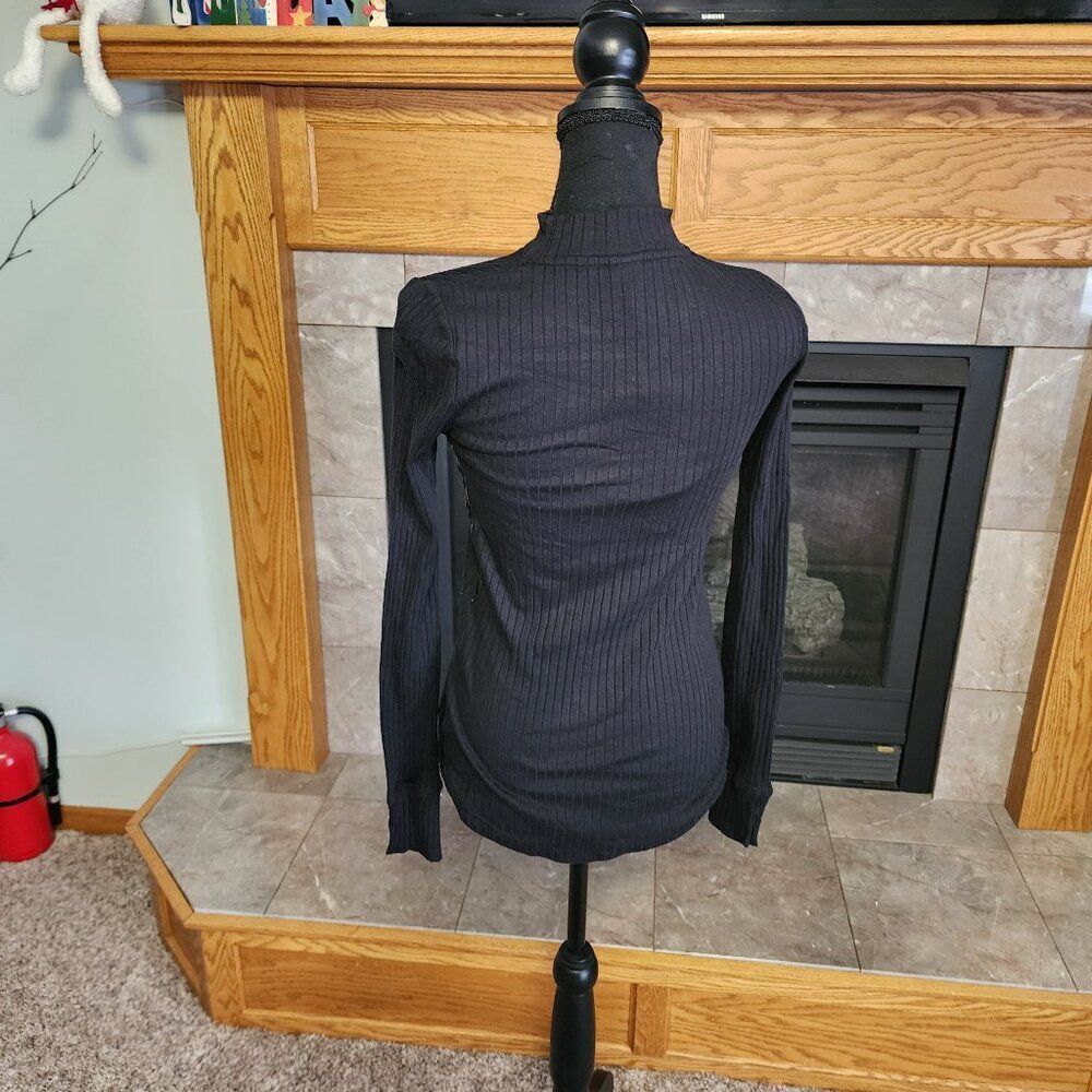 Bench Turtleneck Sweater With Logo Metal NWT - Picture 4 of 6
